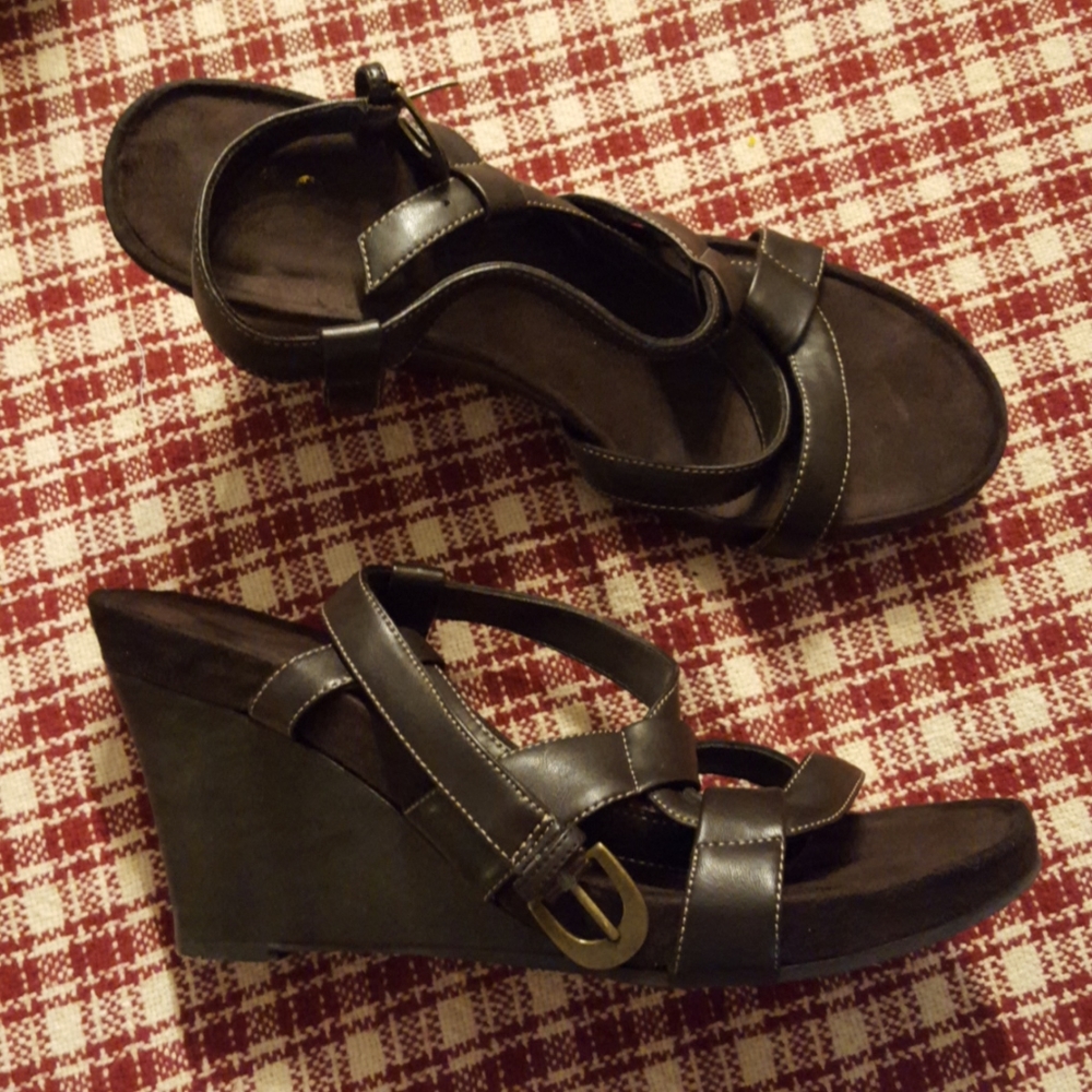 Wedge sandals